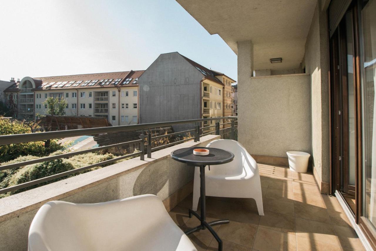 Kiraly Pop Studio With Terrace With Free Parking Apartman Budapest Kültér fotó