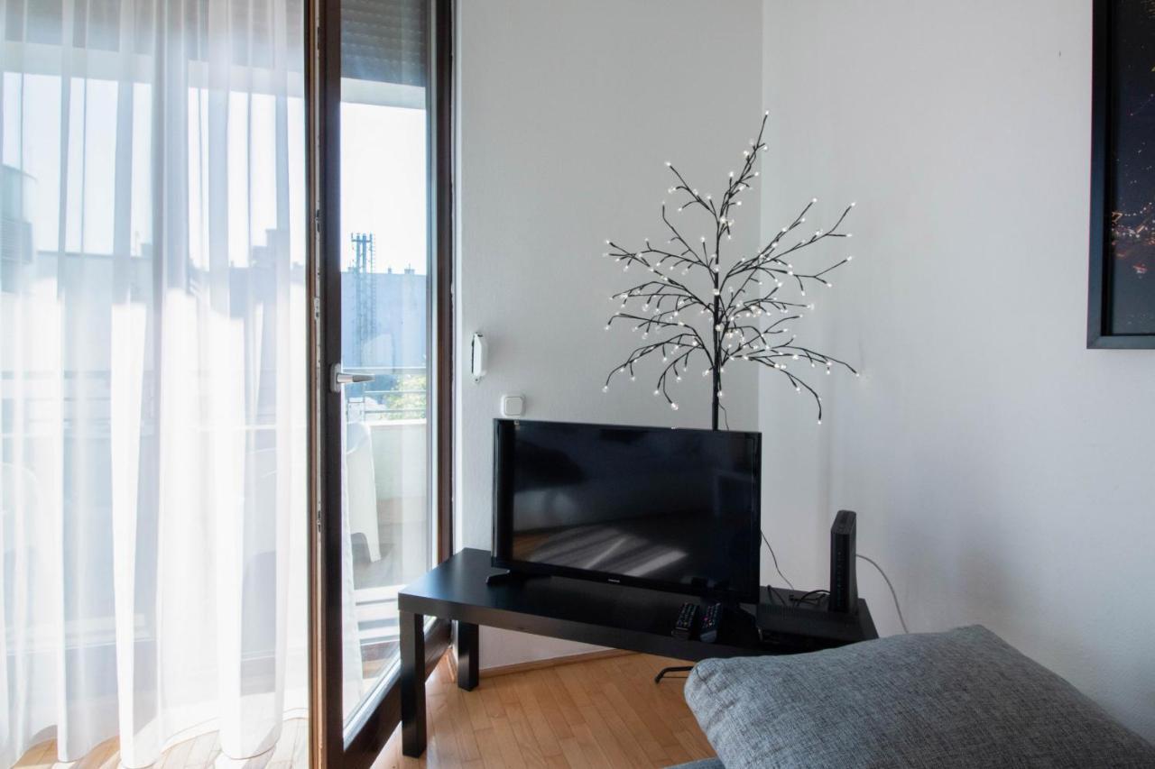 Kiraly Pop Studio With Terrace With Free Parking Apartman Budapest Kültér fotó