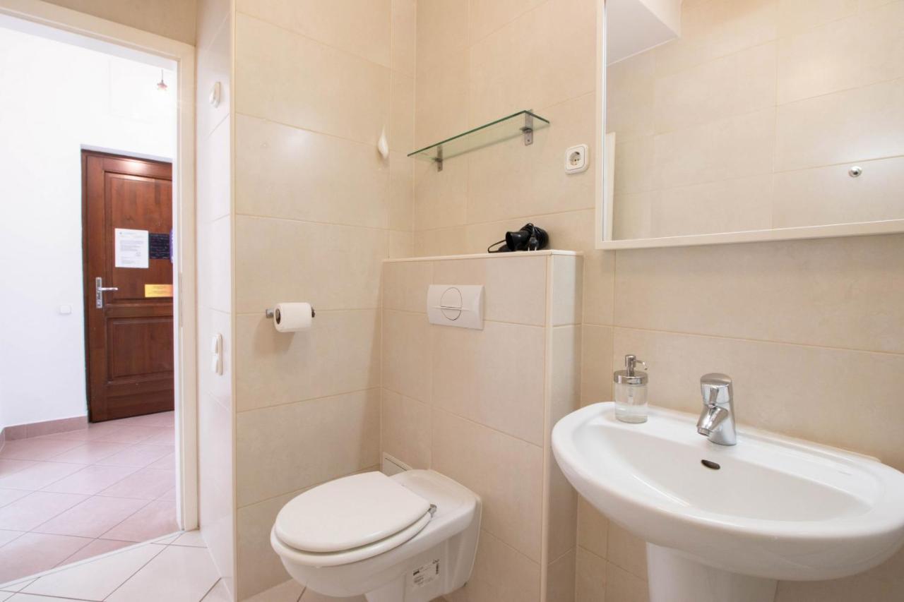 Kiraly Pop Studio With Terrace With Free Parking Apartman Budapest Kültér fotó