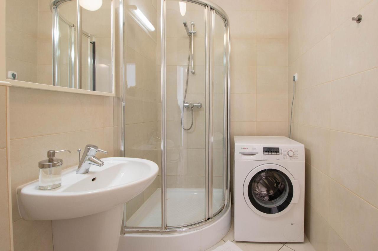 Kiraly Pop Studio With Terrace With Free Parking Apartman Budapest Kültér fotó